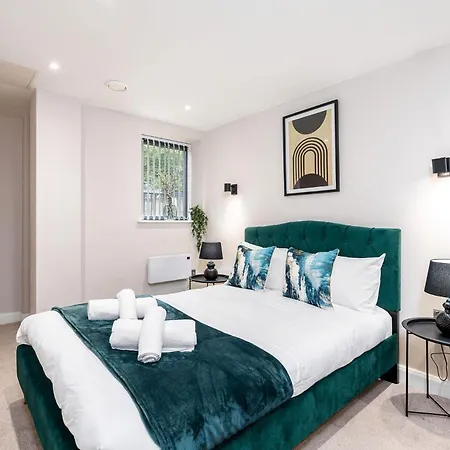 Luxury One Bedroom - Centre - Free Wifi Netflix Apartman