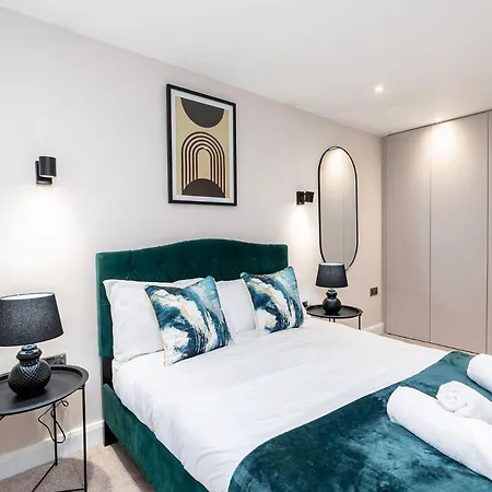 Luxury One Bedroom - Centre - Free Wifi Netflix *