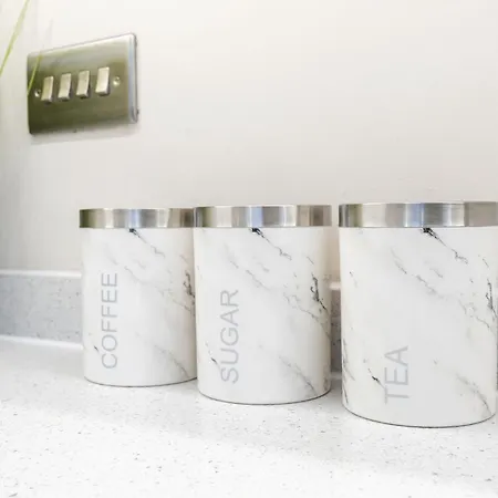 Luxury One Bedroom - Centre - Free Wifi Netflix * 利兹