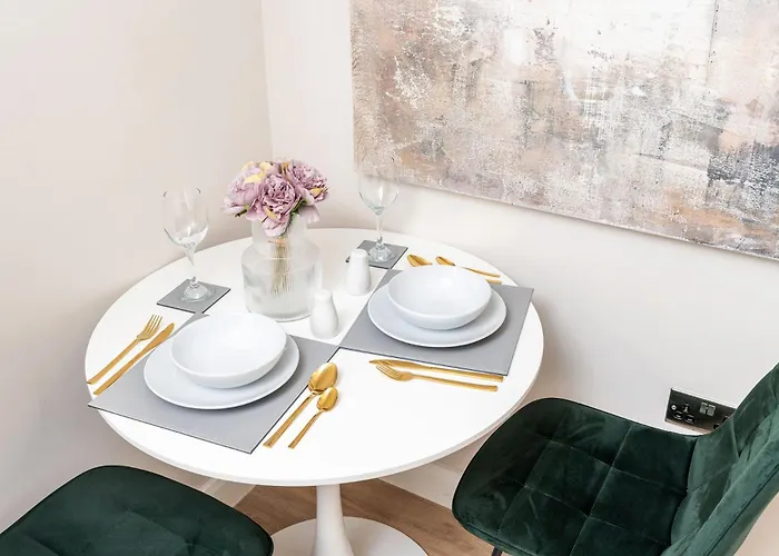 Luxury One Bedroom - Centre - Free Wifi Netflix